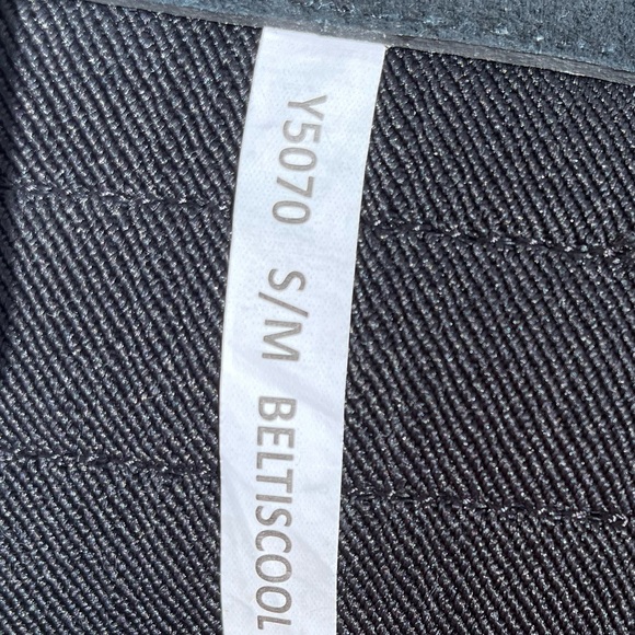 Beltiscool Brand Black Leather Expandable Belt in S/M - Picture 5 of 11